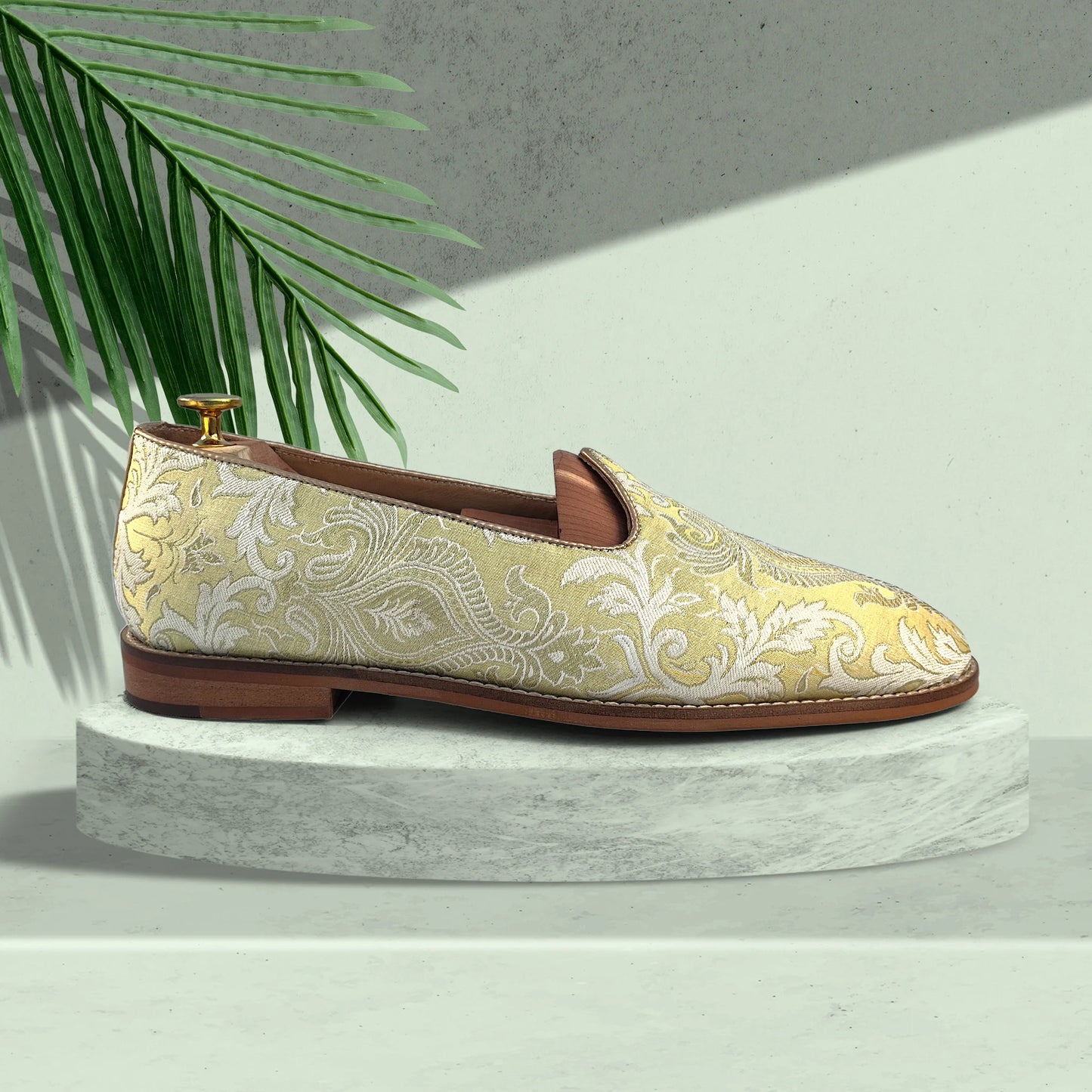 Molten Ice Gold Ethnic Wedding Mojari Shoes for Men