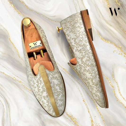 Beige Embroidery Wedding Shoes Mojari for Men