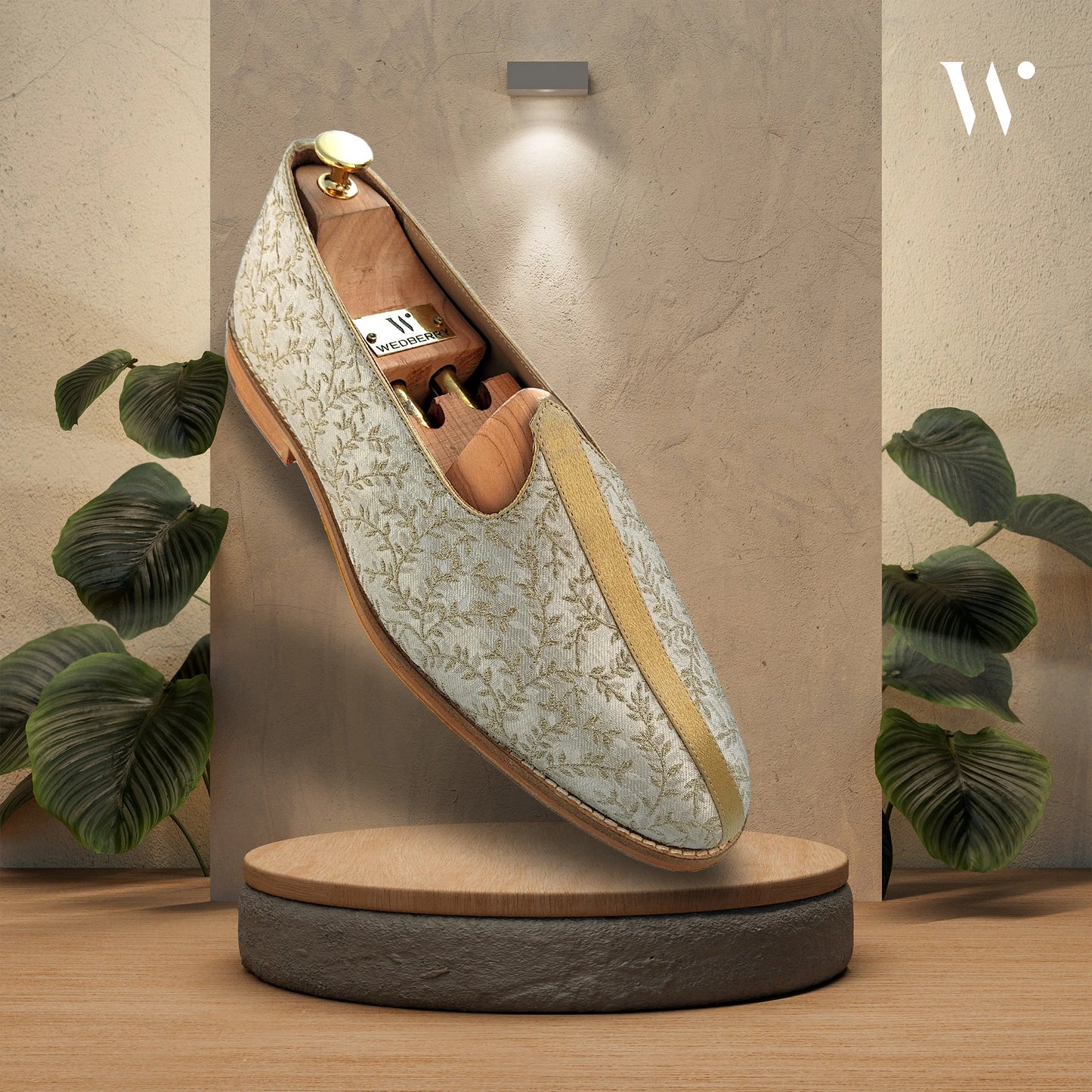 Beige Embroidery Wedding Shoes Mojari for Men