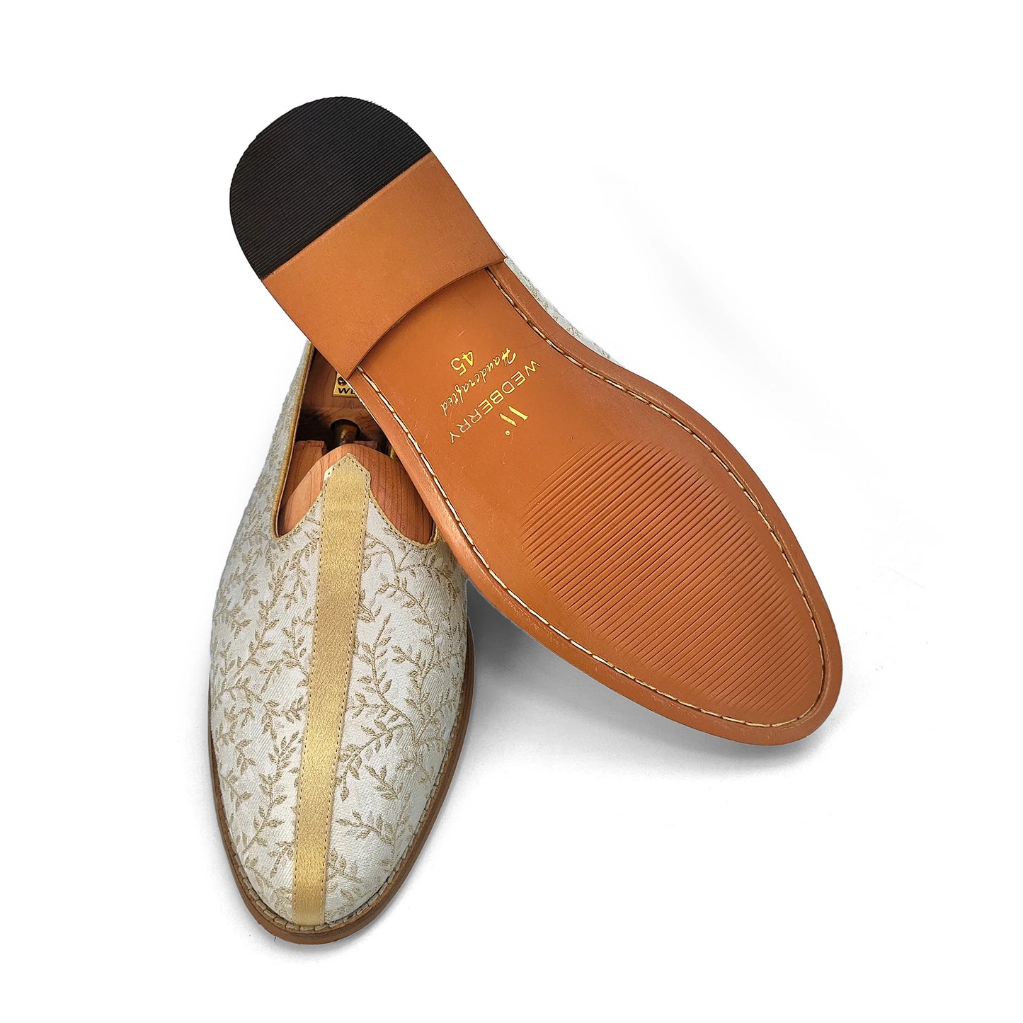 Beige Embroidery Wedding Shoes Mojari for Men