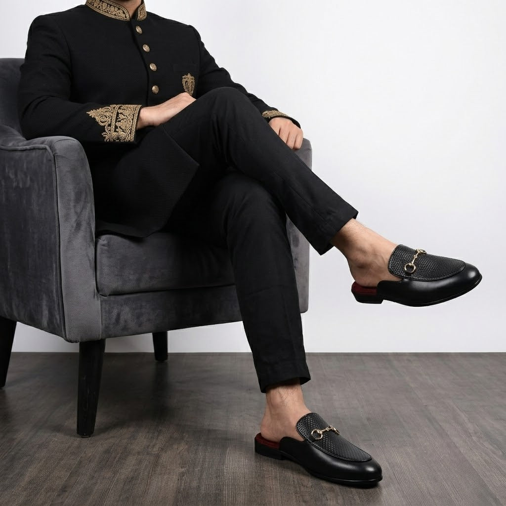 Pravian Black Half Shoes / Mules