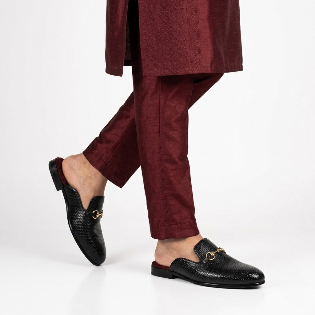 Fershire Black Half Shoes / Mules