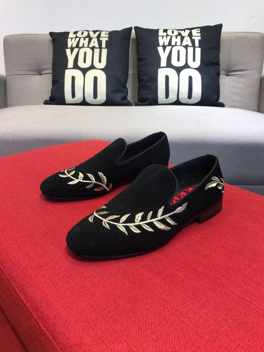 Mewati Black Shoes with Zardozi Handwork