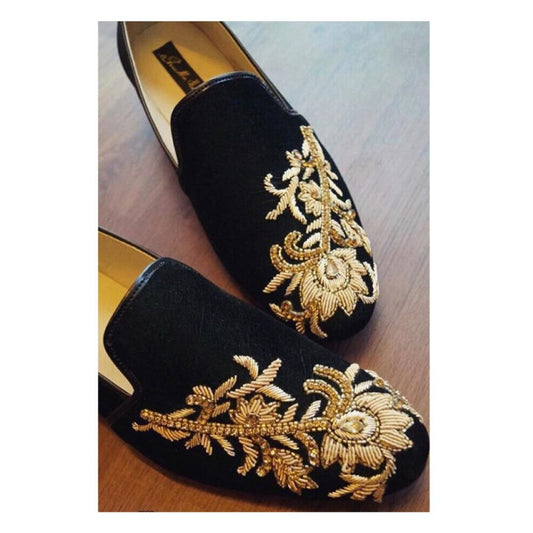 Morpankh Black Shoes with Zardozi Handwork